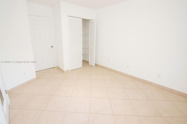 Building Photo - 14478 SW 139th Ave Cir W