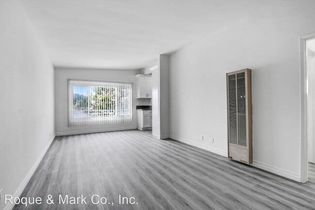 Building Photo - 1 br, 1 bath Apartment - 1010 Pico Blvd. 1...