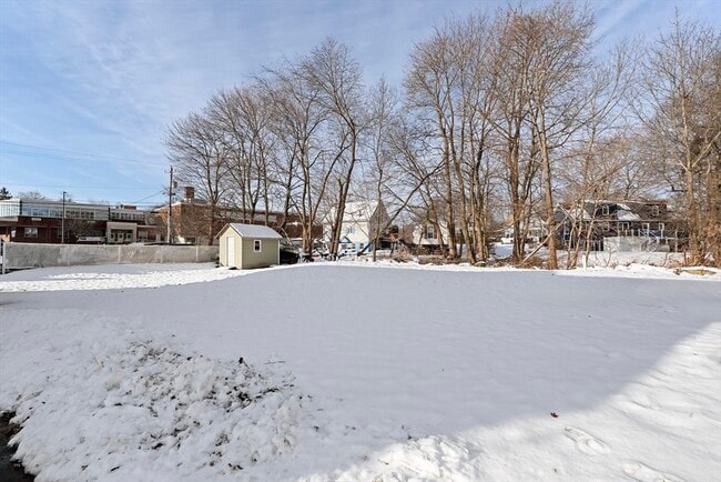 Building Photo - 249 W Main St