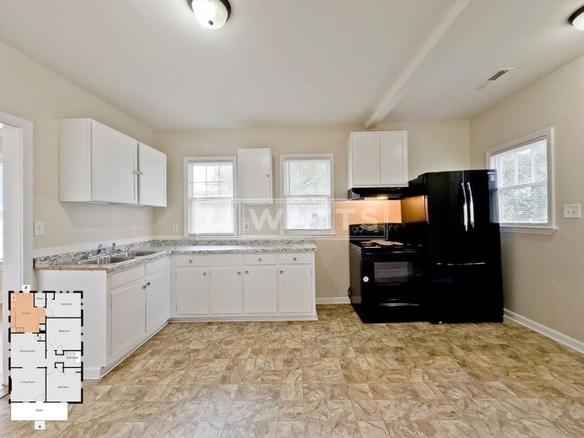 Building Photo - 3-Bedroom House in East Lake.