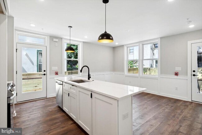 Building Photo - 3519 Hamilton St