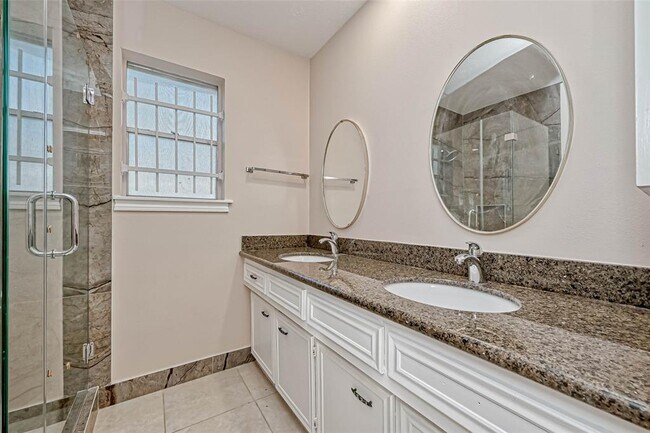 Building Photo - 11503 High Star Dr