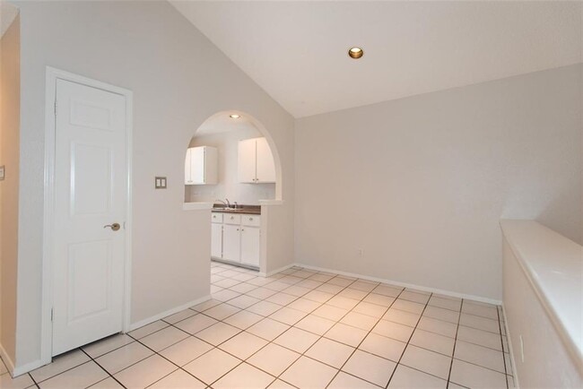 Building Photo - 12400 Tomanet Trail