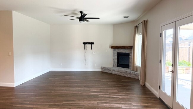 Building Photo - Gorgeous Move-In Ready Home by Frontier High School