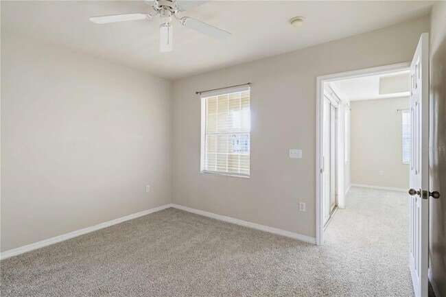 Building Photo - 1015 Villagio Cir