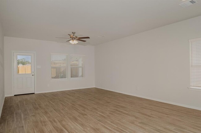Building Photo - 10714 Violet Bloom Dr