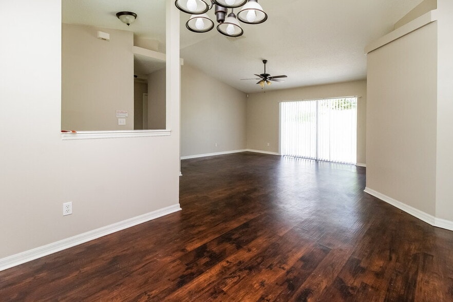 Building Photo - 11725 Chapelle Ct