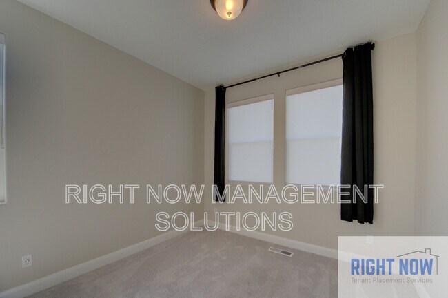 Building Photo - 6132 S Astoria Ave