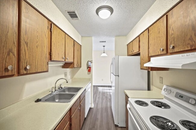 Interior Photo - Country Creek Apartments