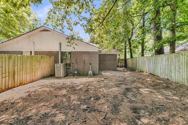 Building Photo - 216 Parlor Dr