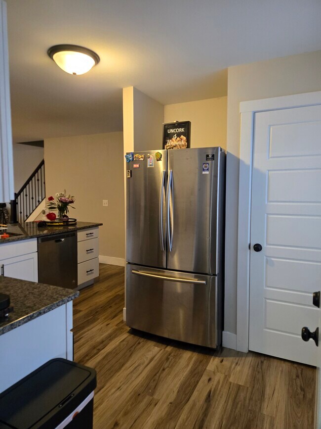 Building Photo - 506 Sudbury Dr