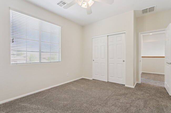 Building Photo - 5 bedroom