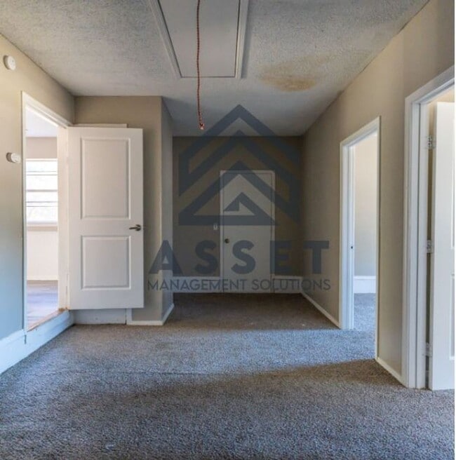 Building Photo - 9316 NE Stardust Ln