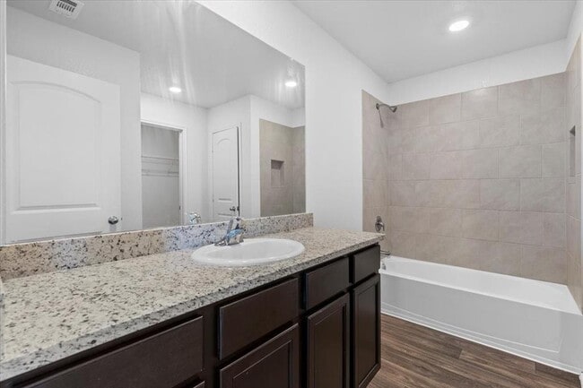 Building Photo - 625 Riverdale Dr