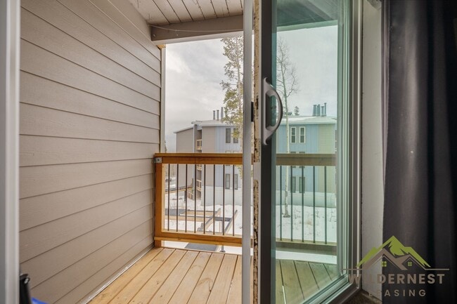Building Photo - Remodeled One Bedroom Winter Rental