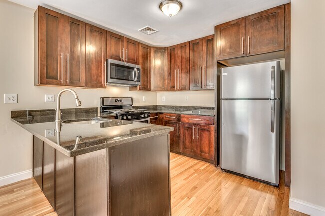 Building Photo - 51 Colonial Ave