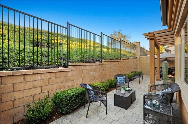 Building Photo - 63 Borghese