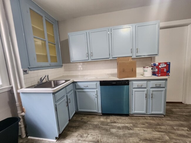 Building Photo - 57 William St