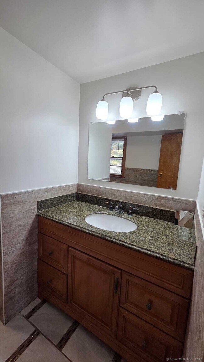 Building Photo - 127 Ursini Dr
