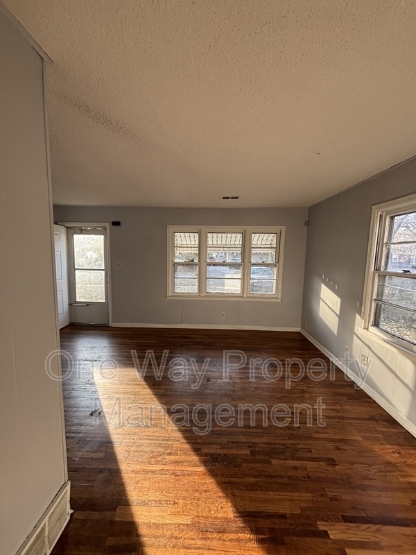 Building Photo - 1912 N Grove St