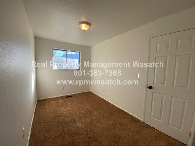 Building Photo - 671 Candlelite Ln