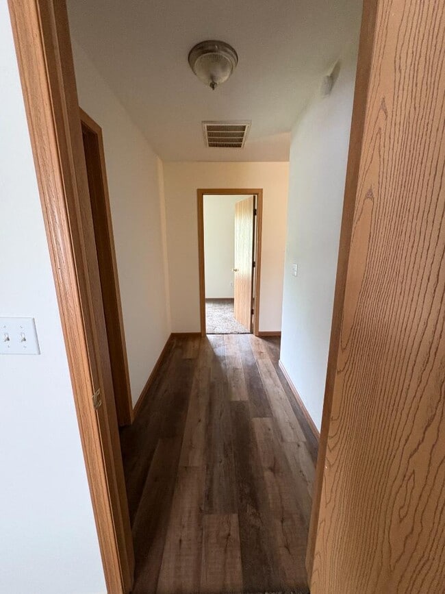 Building Photo - 100 Aldergate St