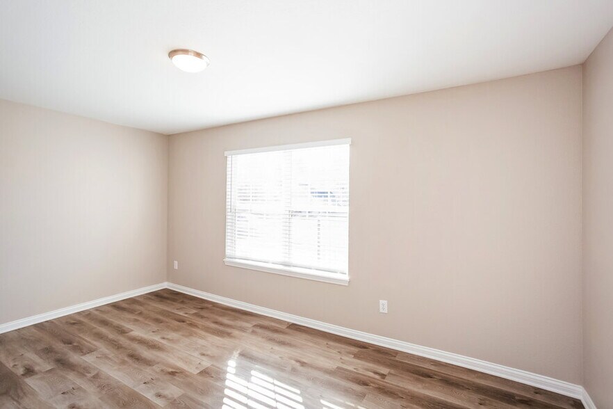 Building Photo - 6408 Matcumbe Way