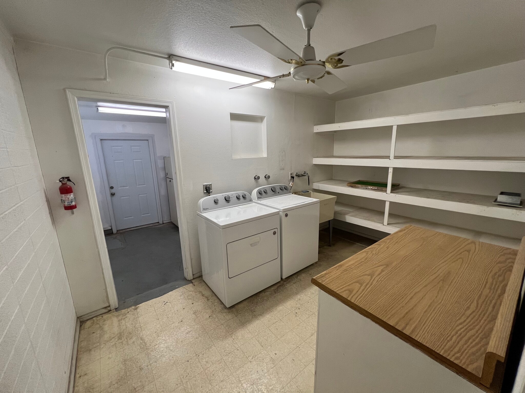 Building Photo - 848 S Saranac Ave