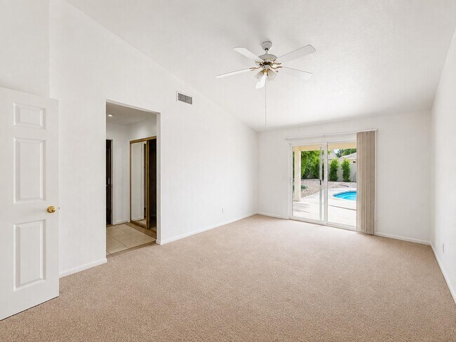 Building Photo - 68412 Descanso Cir