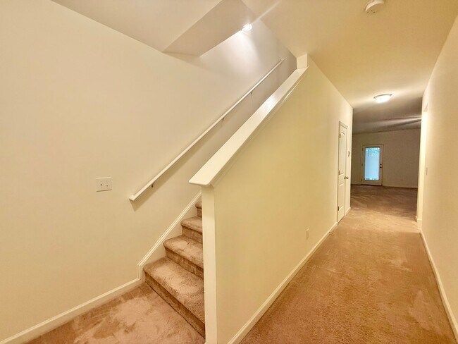 Building Photo - 117 Hill Shore Ln