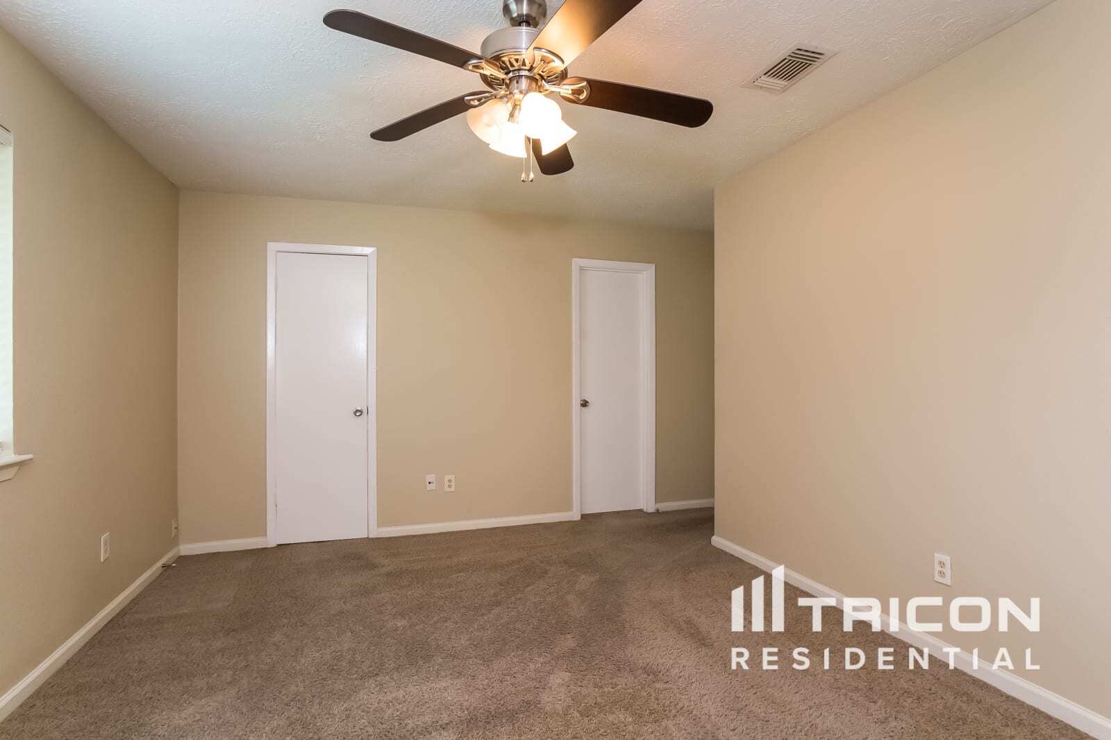 Building Photo - 10111 Enchanted Stone Dr