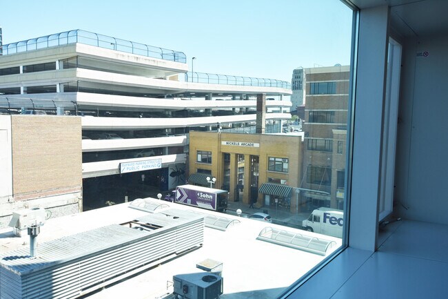 Building Photo - 555 E William St