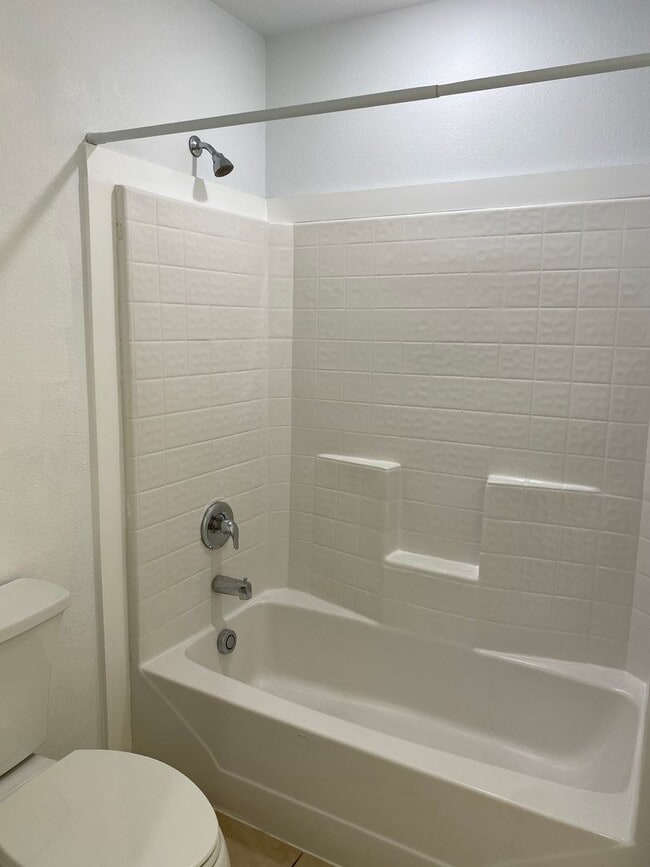 Building Photo - 1654-SH