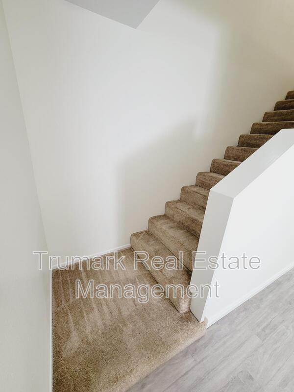 Building Photo - 416 W Milford St