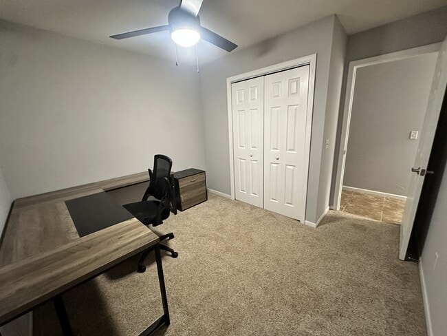 Building Photo - 420 Evergreen Dr