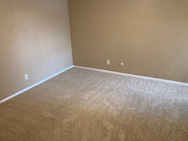 Building Photo - 7450 Holly Hill Dr