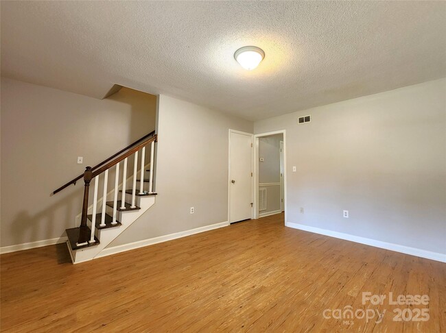 Building Photo - 2105 Bertha St