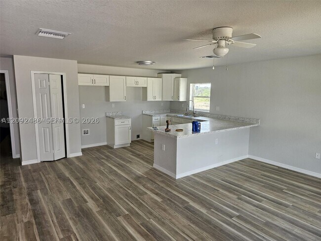 Building Photo - 1207 Ramona Ave