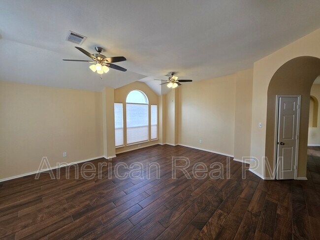 Building Photo - 1209 Shadow Lakes Blvd