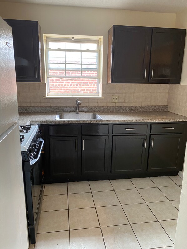 Building Photo - 4350 De Reimer Ave