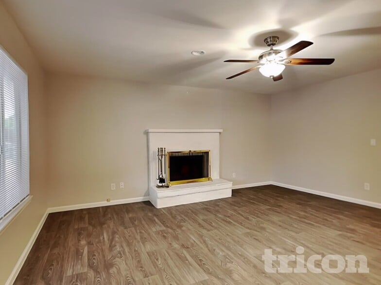 Building Photo - 1675 Van Petten St