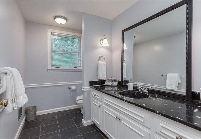 Building Photo - 5540 Windy Ridge Dr NE
