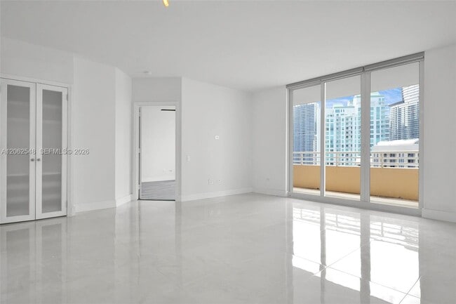 Building Photo - 808 Brickell Key Dr