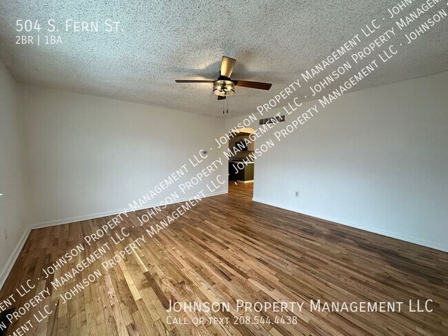 Building Photo - 504 S Fern St