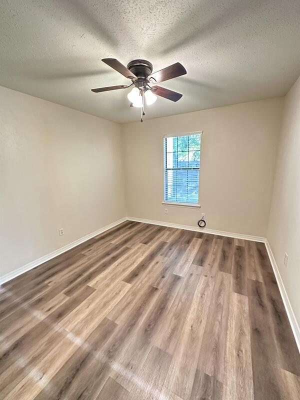 Building Photo - 16310 South Boulevard - 5