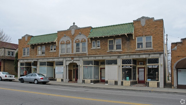Building Photo - 4518-4526 W. Burleigh St. (12 Unit)