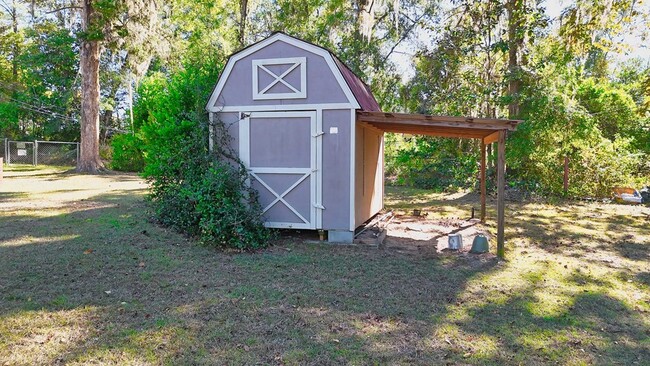 Building Photo - 1002 N Madison St