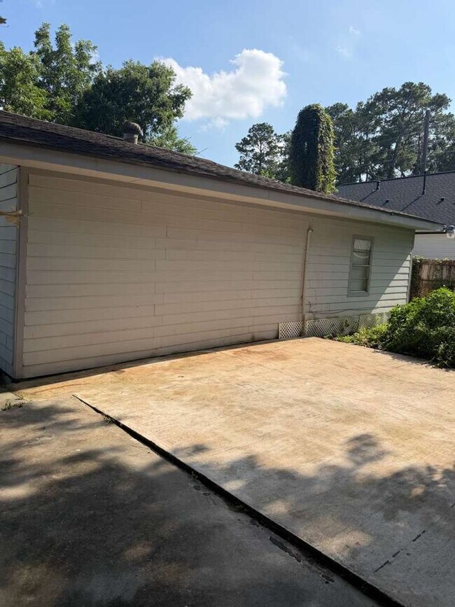 Building Photo - Property under renovations!