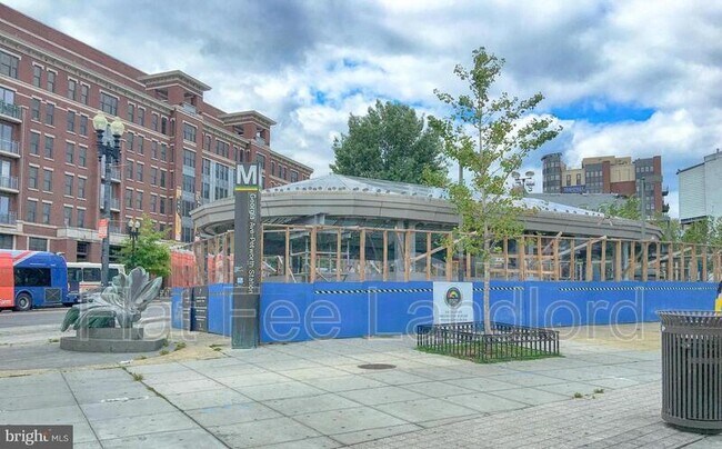 Building Photo - 3534 10th St NW