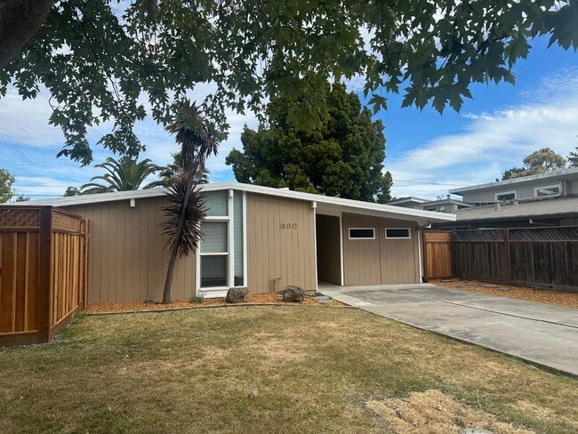 Building Photo - 990 Amarillo Ave